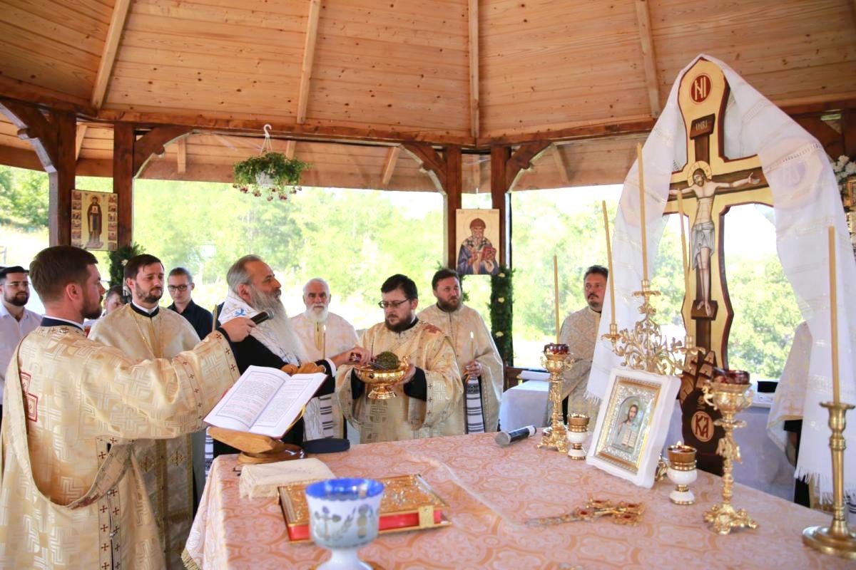 Resfințirea bisericii Parohiei Cordun-Botoşani 152139