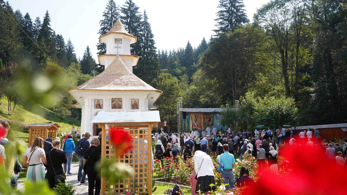Biserica „Nașterea Maicii Domnului” a Mănăstirii Predeal a fost resfinţită 152264