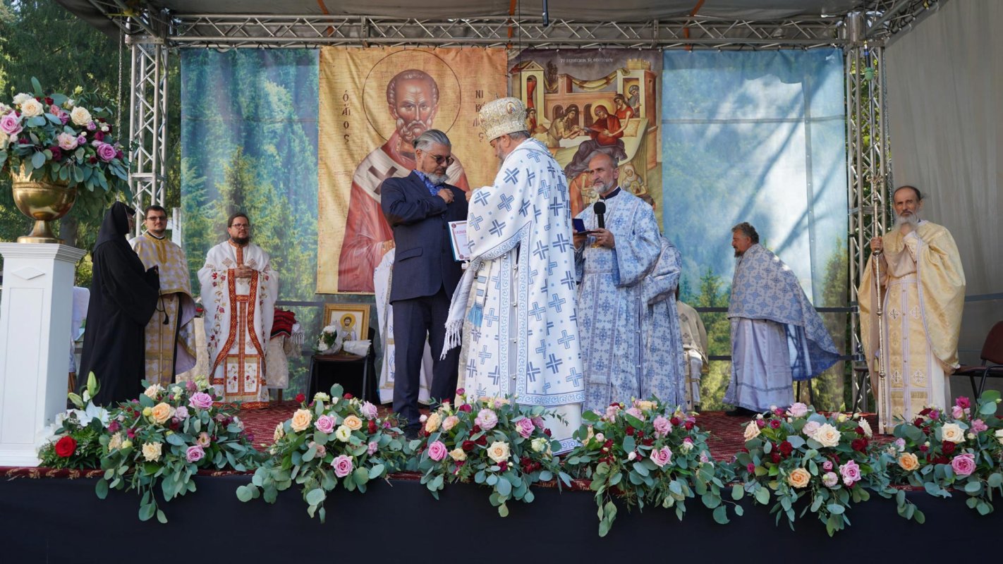 Biserica „Nașterea Maicii Domnului” a Mănăstirii Predeal a fost resfinţită 152267