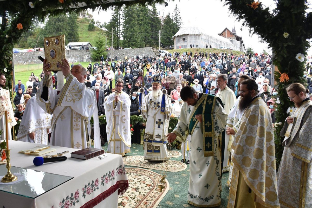Hram la Mănăstirea Piatra Fântânele, Bistriţa-Năsăud 152271