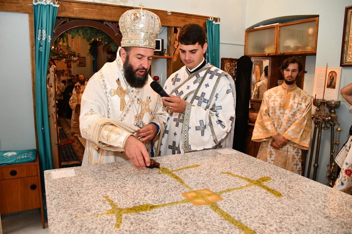 Mănăstirea Băile Herculane în veșmânt de sărbătoare 152259