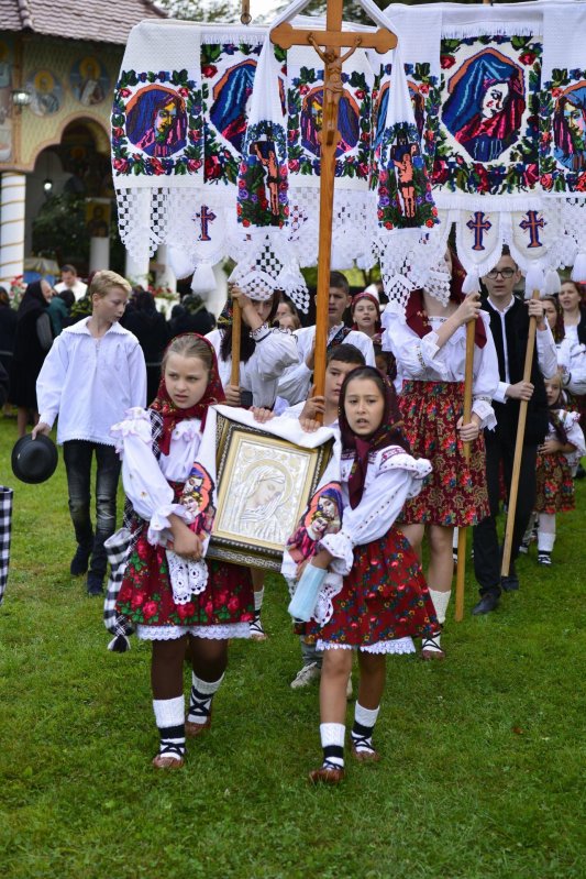 Sărbătoare în Parohia Rozavlea-Centru, Maramureş 152355