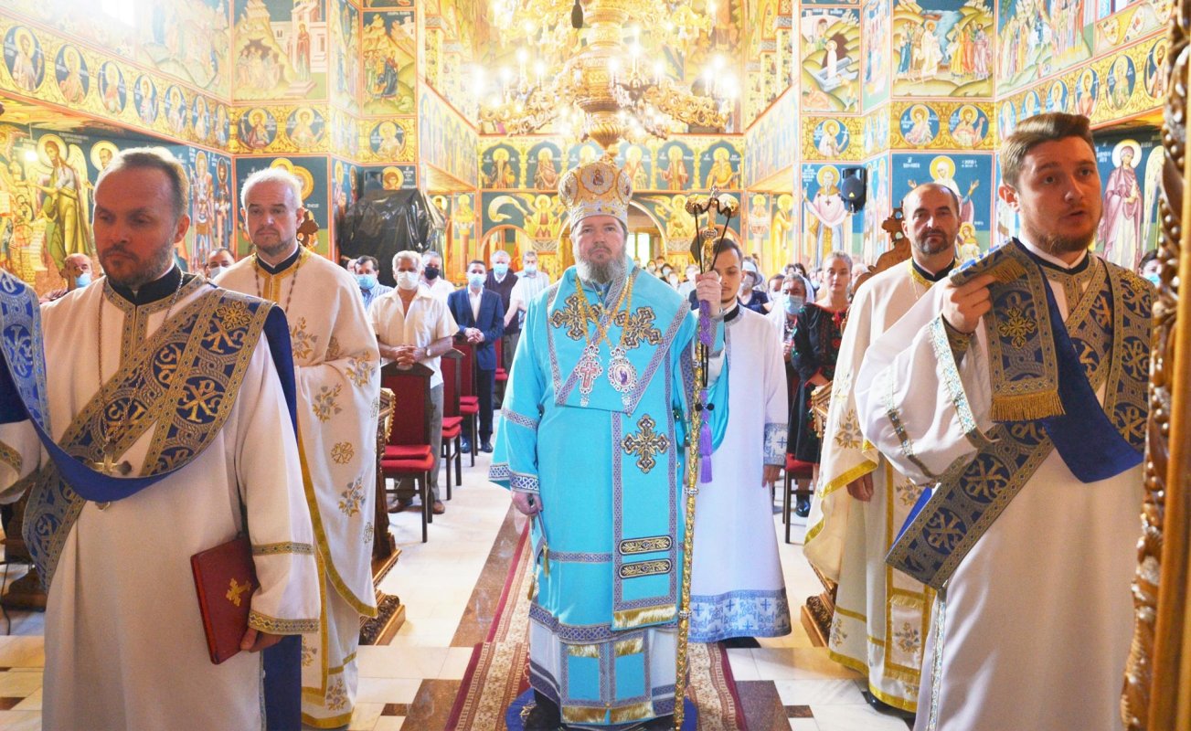 Slujire arhierească la Oradea 152347