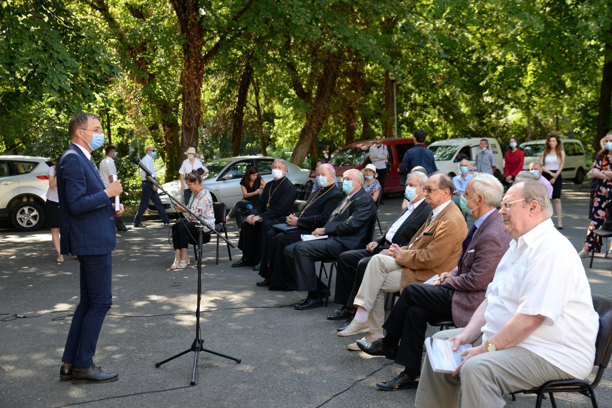 Volum despre pandemia de COVID, lansat la Academia Română 152333