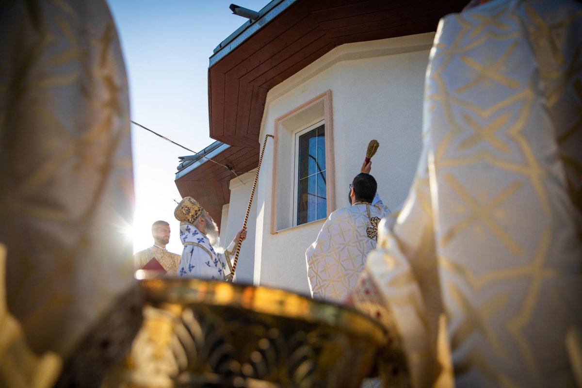 Binecuvântări arhierești în parohii din județul Iași 152463