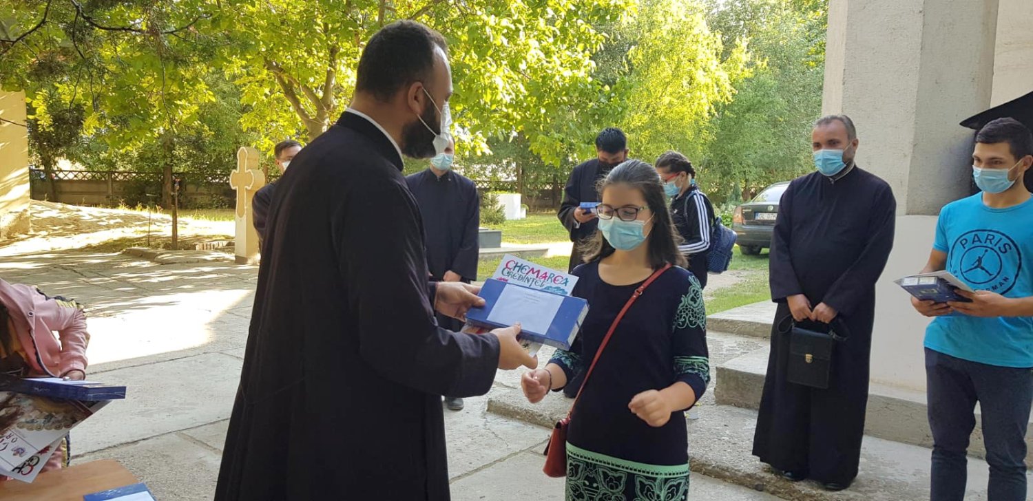 Tablete oferite elevilor pentru noul an școlar 152472