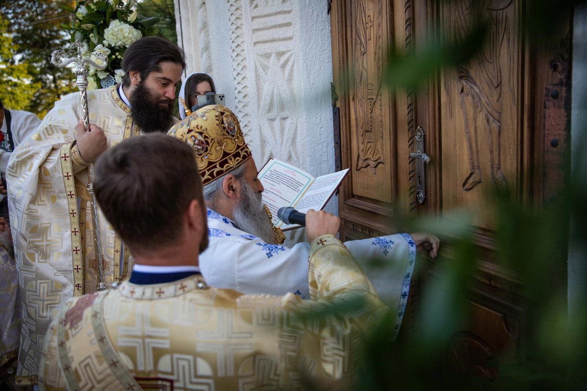 Ansamblu parohial impresionant, sfințit la Bucecea - Botoşani 152535