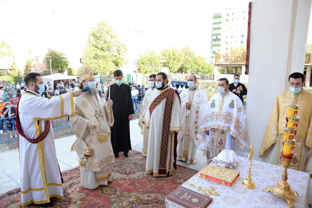 Paraclisul Parohiei „Sfinții Trei Ierarhi” din Ploiești a fost sfințit 152551