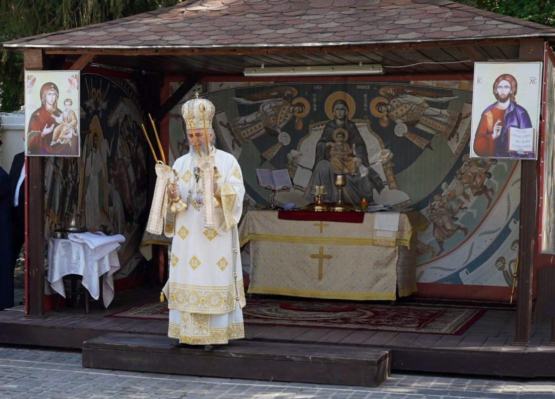 Popasuri duhovnicești la umbra praznicului Înălţării Sfintei Cruci 152527