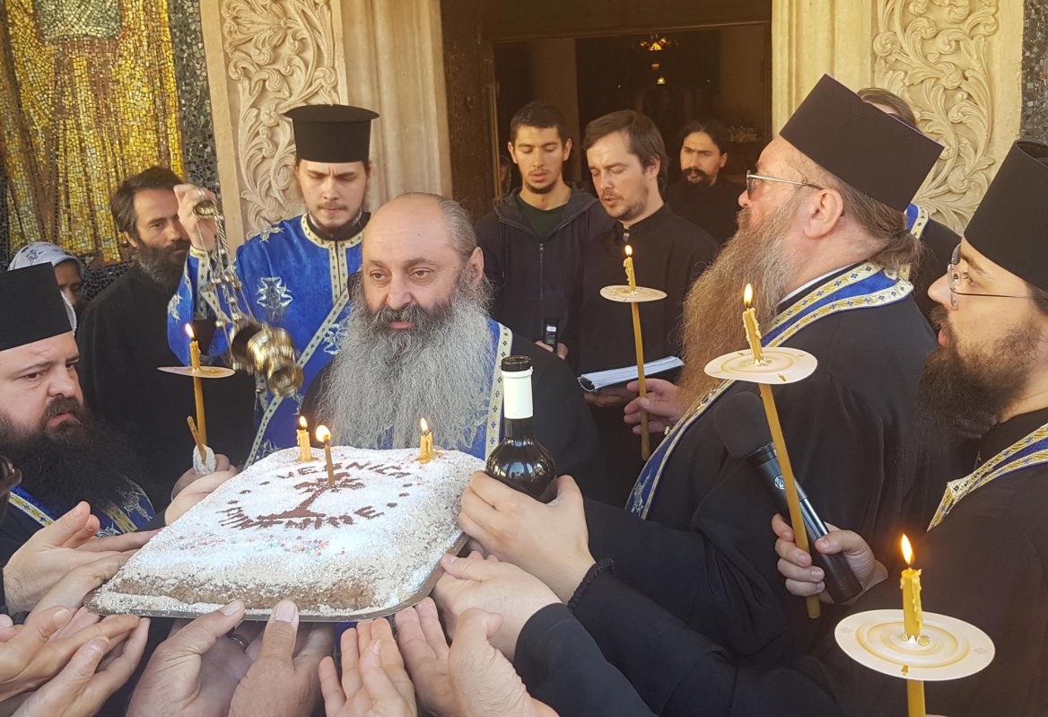 Slujbe de pomenire pentru părintele Sofian Boghiu 152603