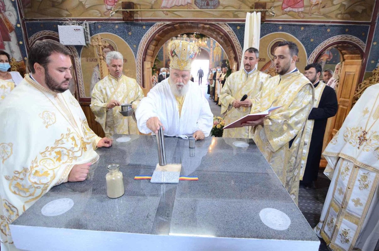 Veșmântul harului pentru o nouă biserică închinată Cuviosului Antonie cel Mare 152604