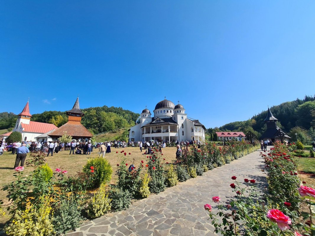 Praznicul Înălțării Sfintei Cruci la mănăstirea clujeană Cășiel 152675