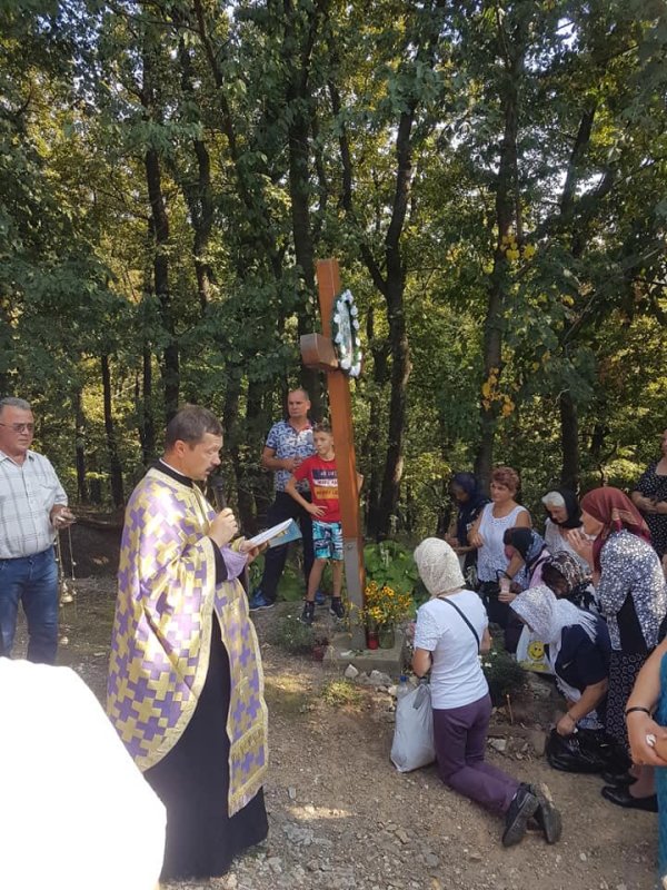 Procesiune cu Sfânta Cruce la mănăstirea arădeană Feredeu 152680