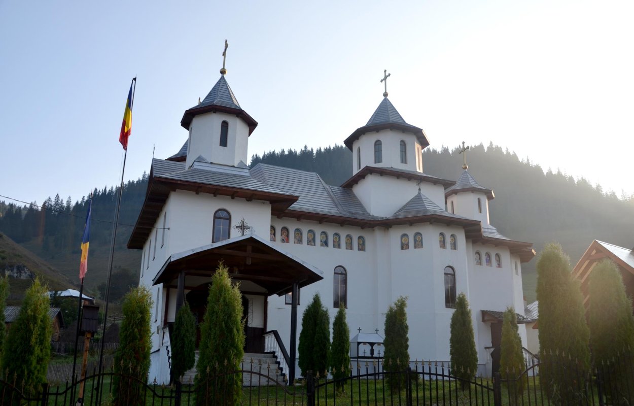 Binecuvântare arhierească la Drăgoiasa - Suceava 152767