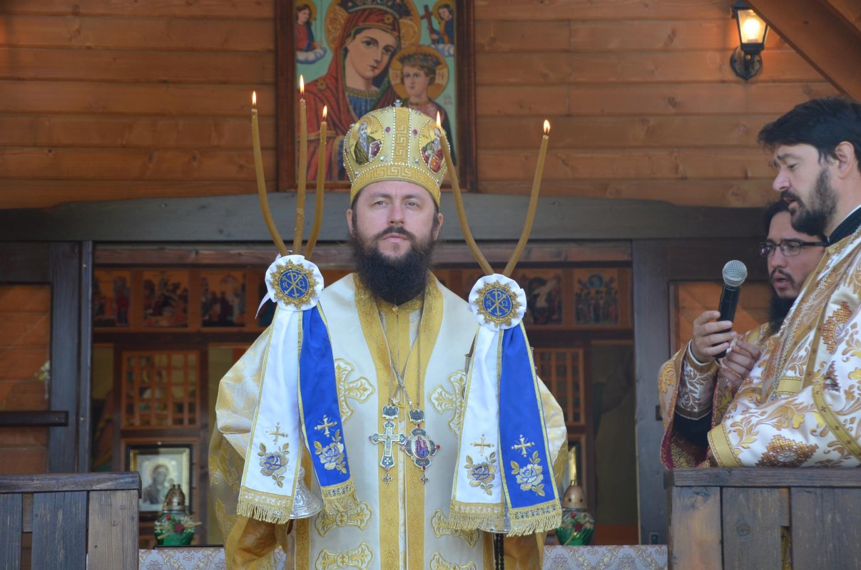 Binecuvântare arhierească la Drăgoiasa - Suceava 152769