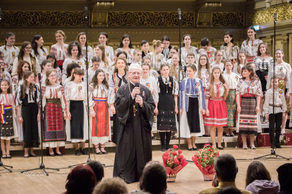 Corul „Symbol” – 30 de ani de promovare a artei și spiritualității românești 152875