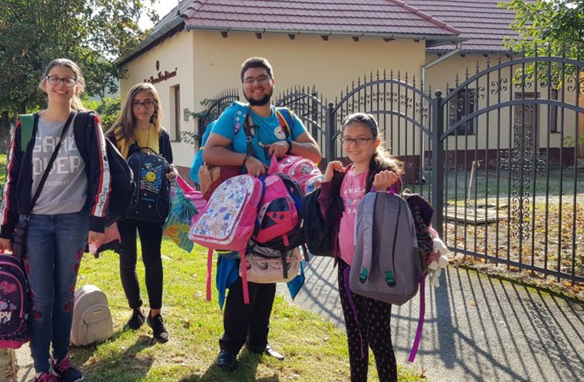 100 de „ghiozdane cu bucurii” la Făgăraş, județul Brașov 153029