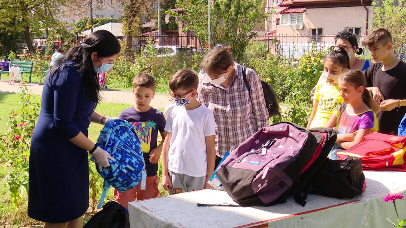 Ajutor pentru elevi oferit de Protoieria Sector 3 Capitală 153149