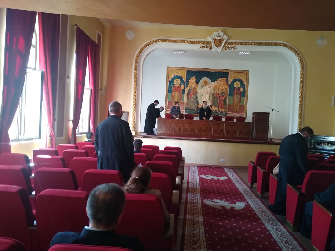 Alegerea decanului Facultăţii de Teologie Ortodoxă din Craiova 153253