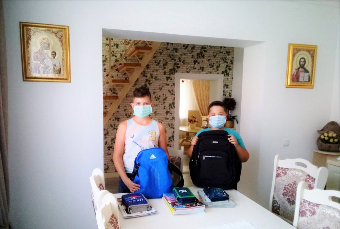 Proiectul „Ajută un copil să meargă la școală” în Protopopiatul Tinca 153297