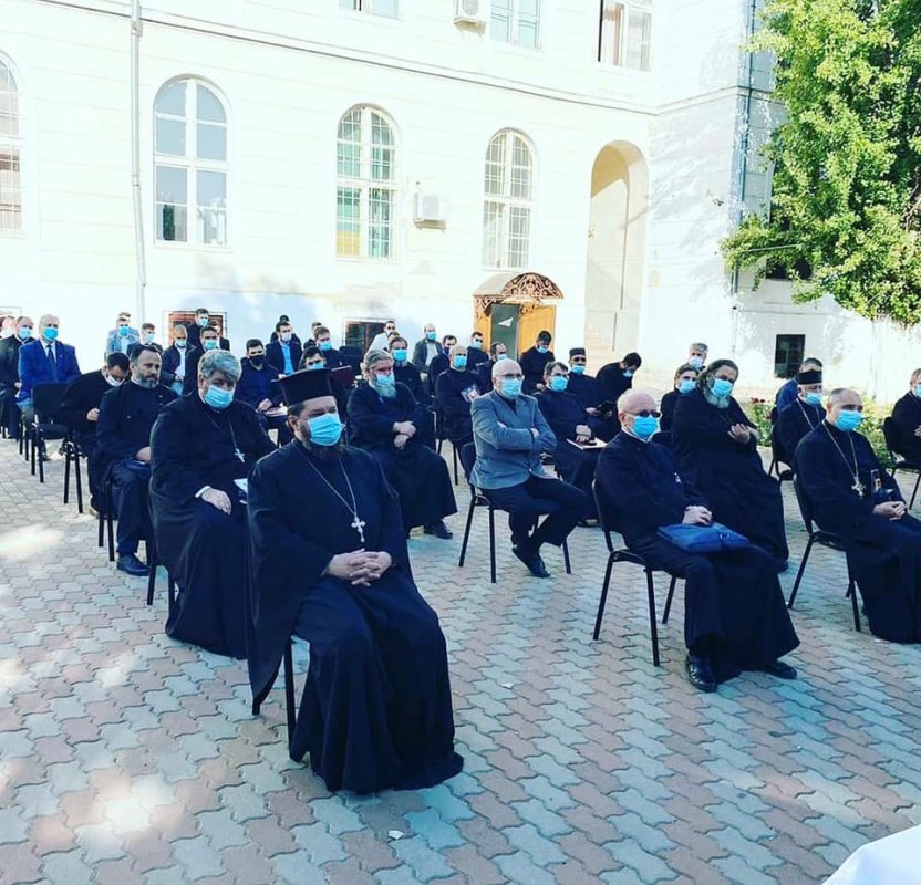 Simpozion pentru studenții teologi la Facultatea „Ilarion V. Felea” din Arad 153304