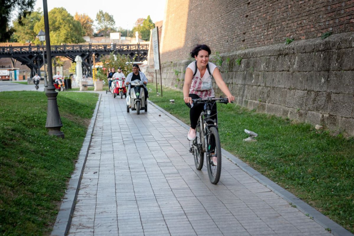 Activităţi misionare și recreative cu tinerii la Alba Iulia 153335