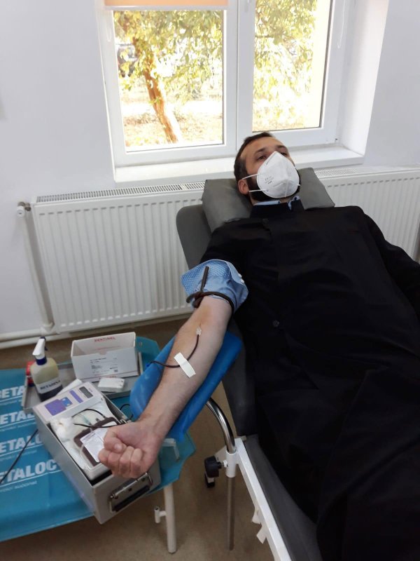 Campanie de donare de sânge în Episcopia Hușilor 153440