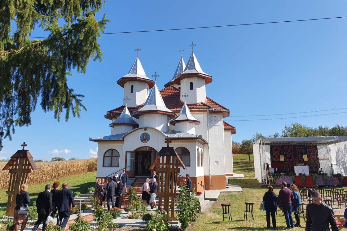 Sfințirea bisericii din Parohia Turdaș din județul Alba 153695