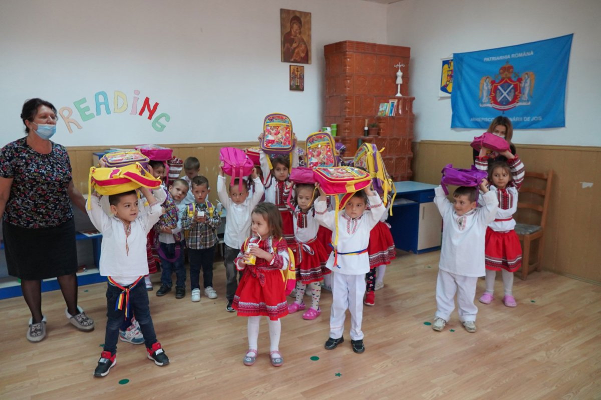Daruri pentru copii nevoiaşi din partea Arhiepiscopiei Dunării de Jos 153971