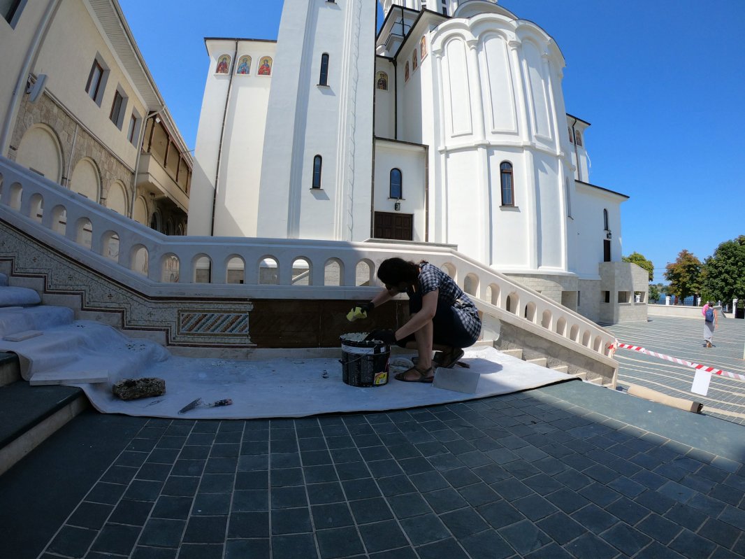 Împărăţia apelor de mozaic de la Mănăstirea Techirghiol 153943