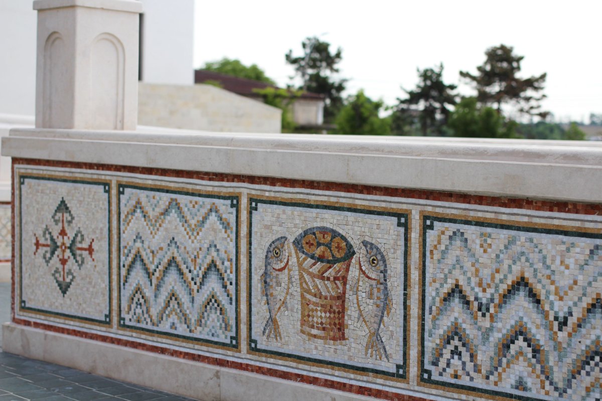 Împărăţia apelor de mozaic de la Mănăstirea Techirghiol 153951