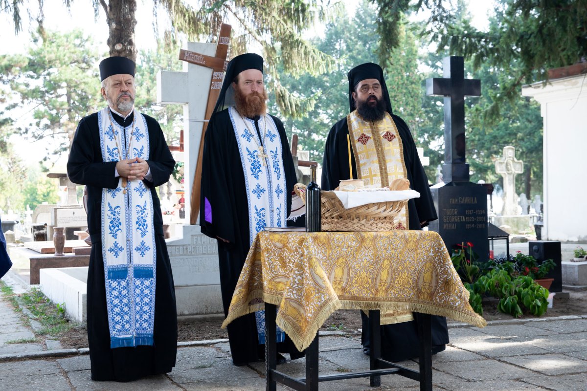 Părintele Dumitru Stăniloae, pomenit la 27 de ani de la trecerea la Domnul 154191