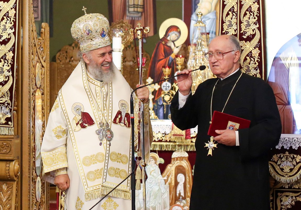 Părintele profesor Manea Cristişor, pedagog iscusit, dascăl competent şi slujitor de vocaţie 154149