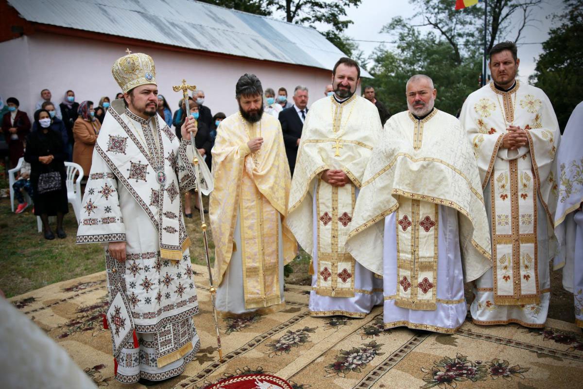 Pictura nouă a bisericii din Recea-Iaşi a fost sfinţită 154209