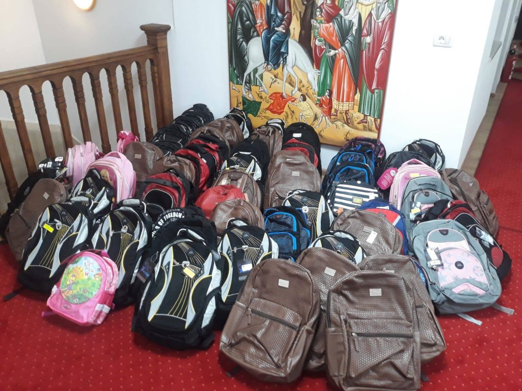 Ajutor pentru elevi de la parohii ale Arhiepiscopiei Bucureștilor 154242