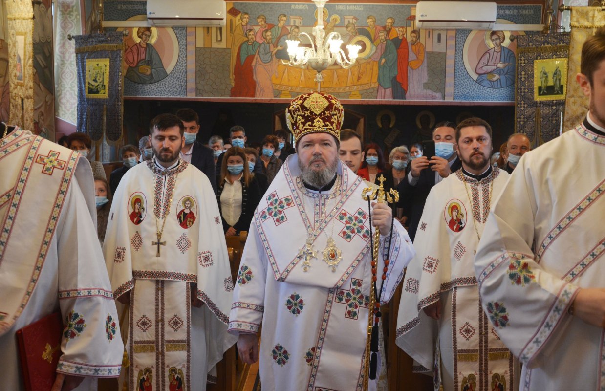 Binecuvântarea lucrărilor de înnoire de la biserica din Curtuișeni, Bihor 154251