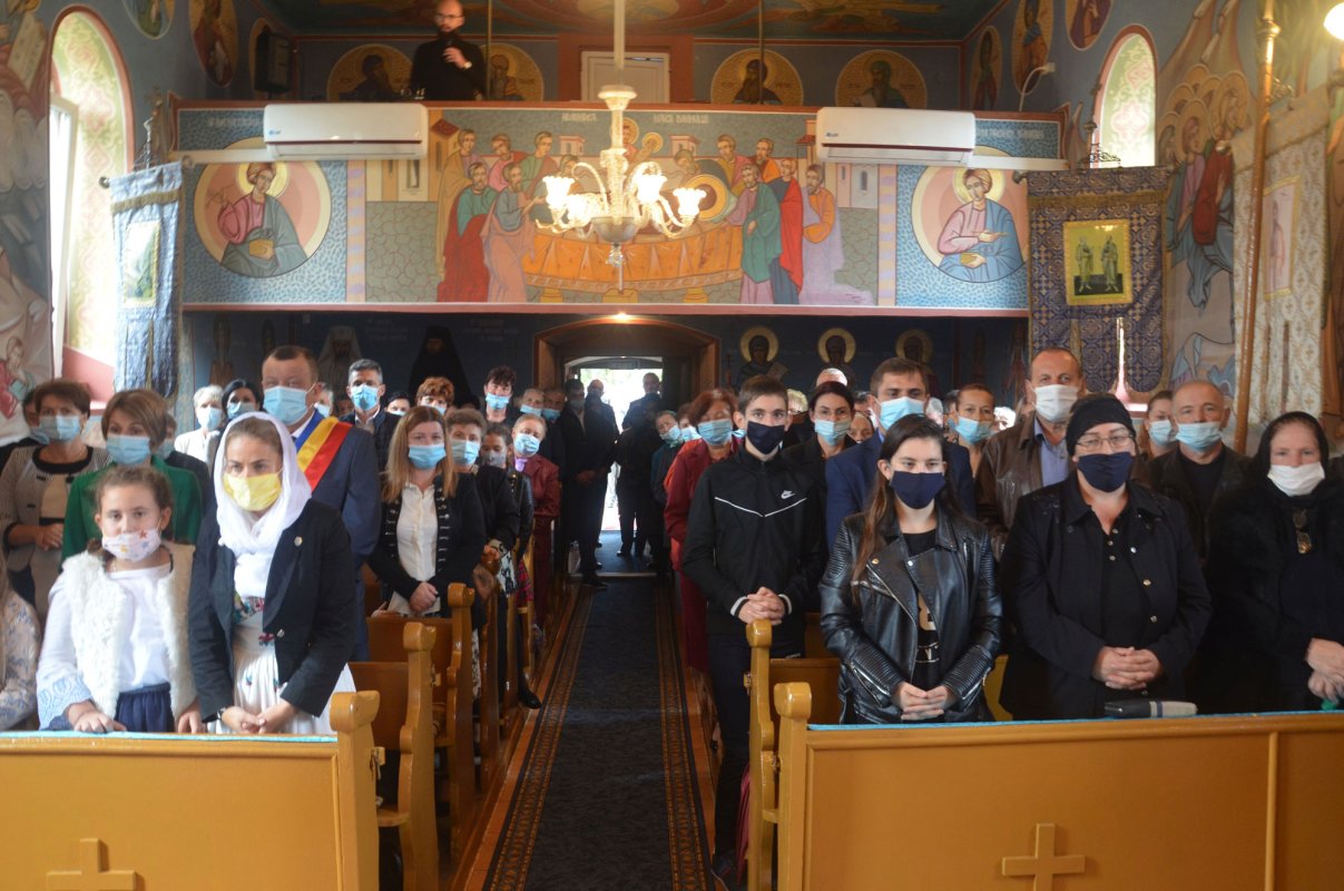 Binecuvântarea lucrărilor de înnoire de la biserica din Curtuișeni, Bihor 154252