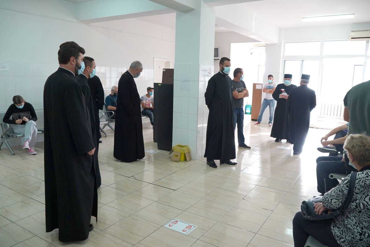 Acţiune de donare de sânge a preoţilor şi credincioşilor din Protopopiatul Tecuci 154352