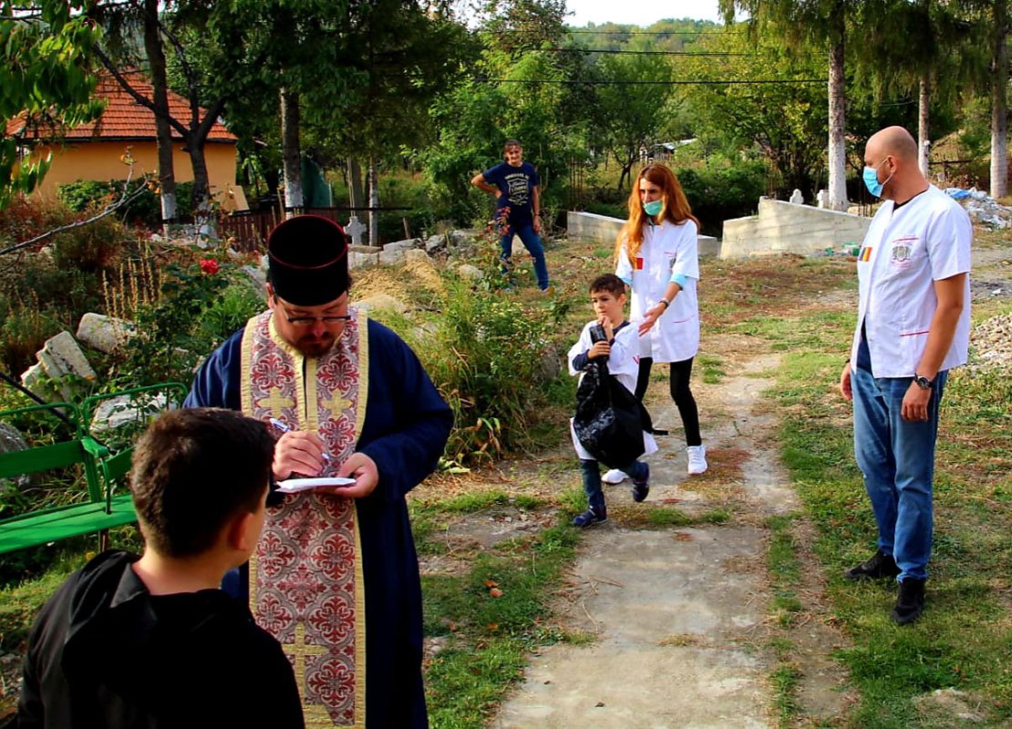 Daruri pentru elevi nevoiași din Prahova de Ziua Educației 154607