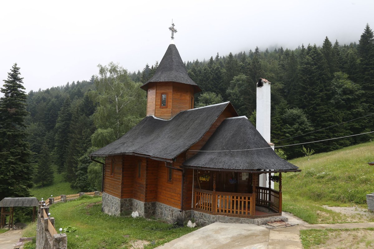 Peștera cuvioşilor din Munții Piatra Craiului 154654