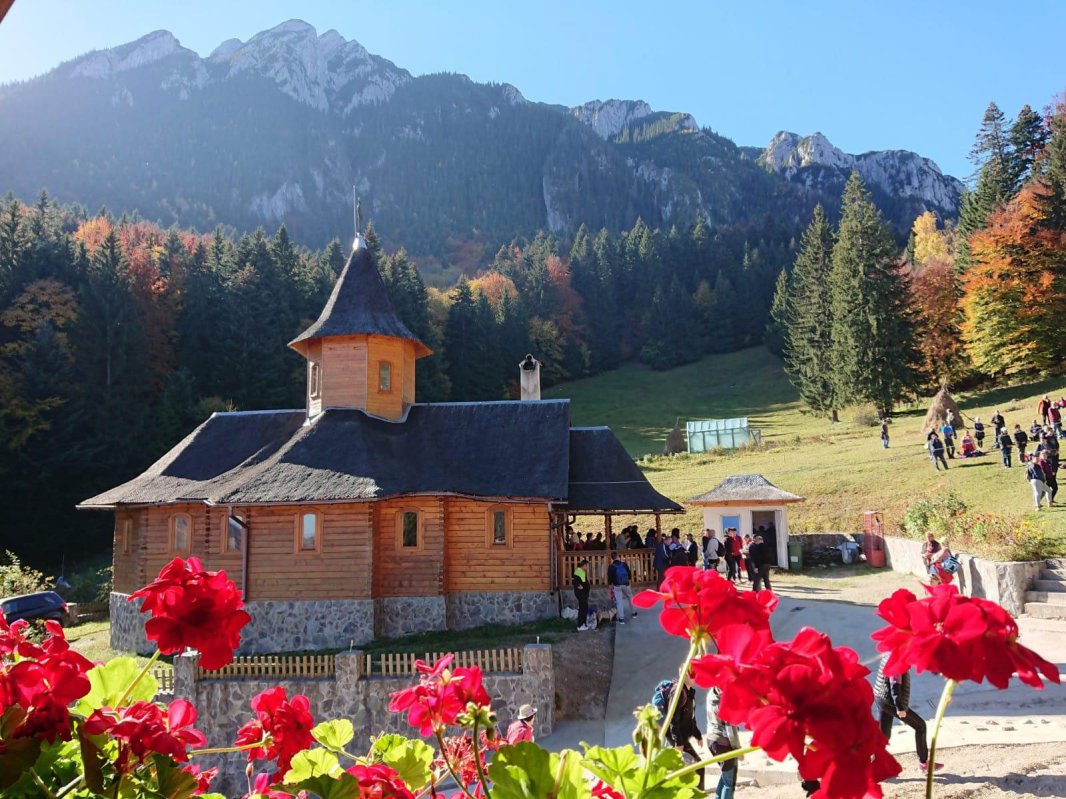 Peștera cuvioşilor din Munții Piatra Craiului 154655