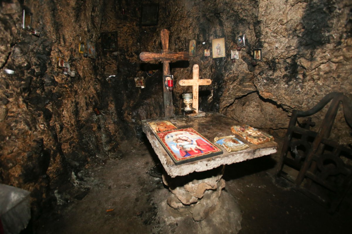 Peștera cuvioşilor din Munții Piatra Craiului 154671