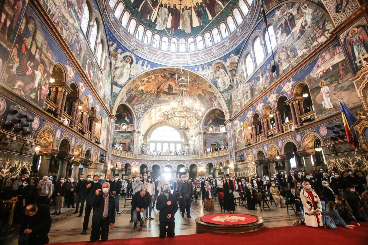Sfânta Liturghie arhierească la Catedrala Mitropolitană din Sibiu 154625