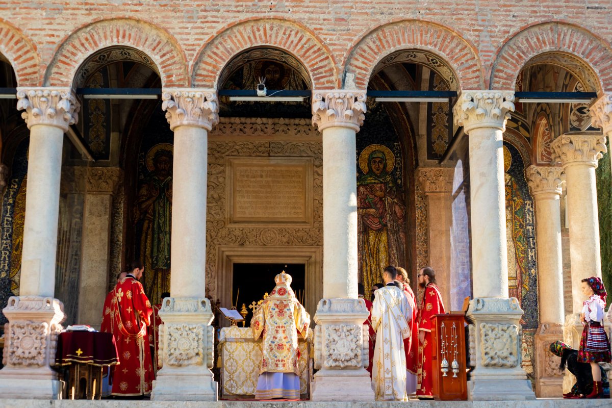 Slujire arhierească la Mănăstirea Antim din Capitală 154694