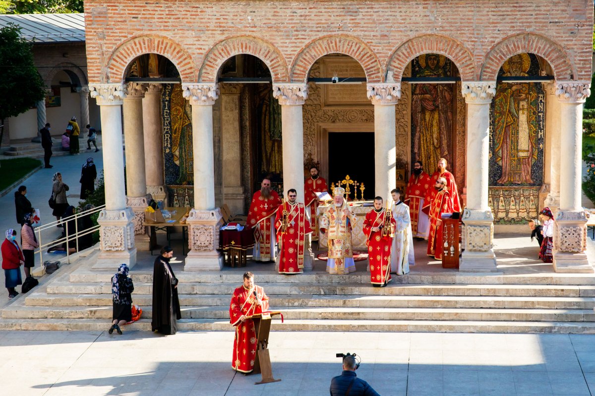 Slujire arhierească la Mănăstirea Antim din Capitală 154702