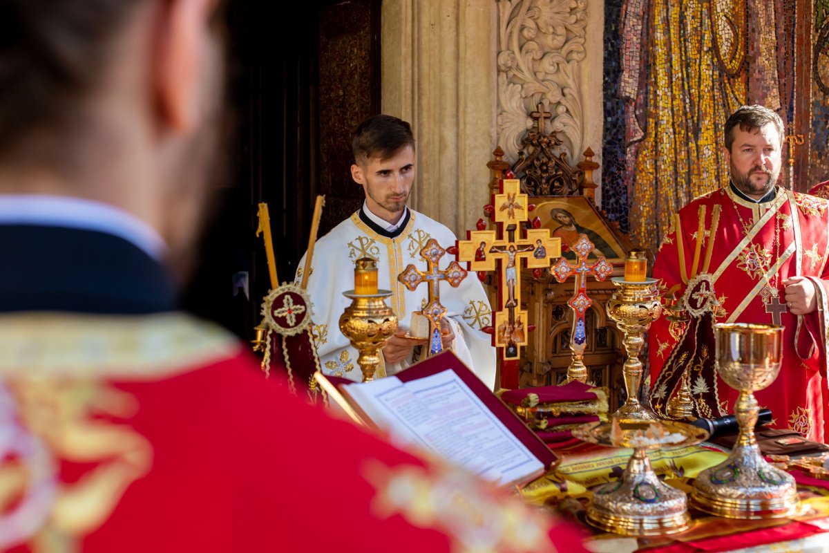 Slujire arhierească la Mănăstirea Antim din Capitală 154723