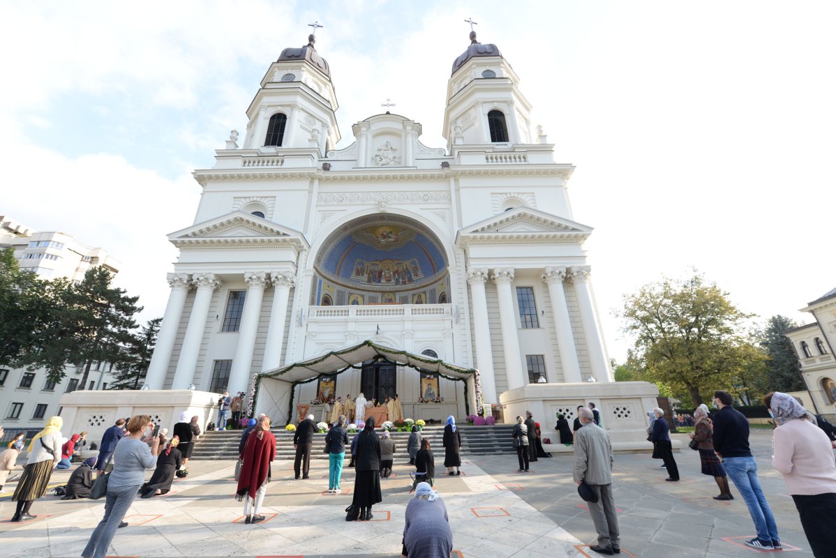 Slujire arhierească la Catedrala Mitropolitană din Iaşi 154800