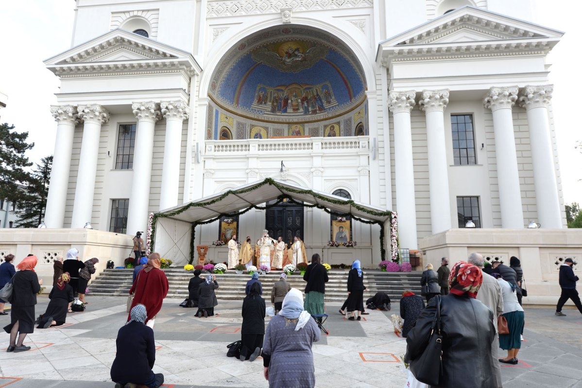 Slujire arhierească la Catedrala Mitropolitană din Iaşi 154801