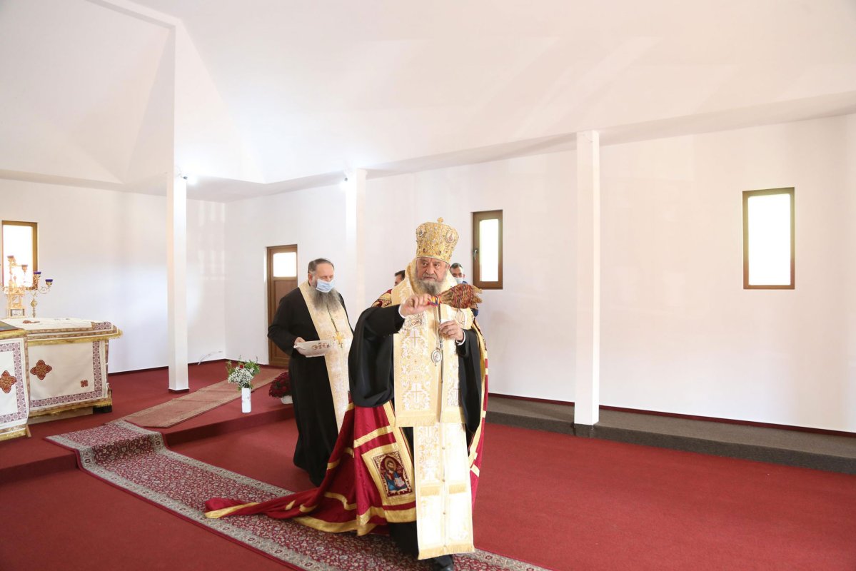 Binecuvântări arhiereşti şi sfinţiri în comunităţi braşovene 154989