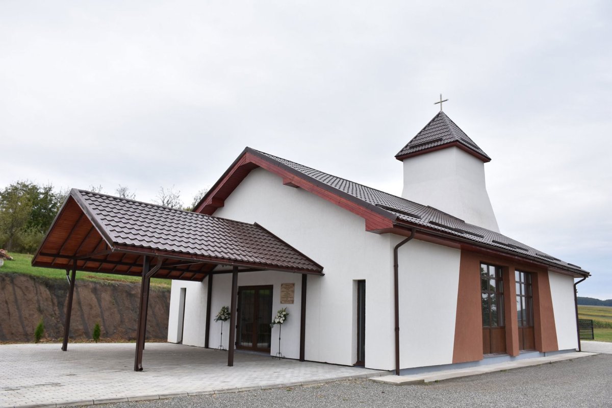 Liturghie şi sfinţire de capelă în Parohia Recea-Cristur 155186